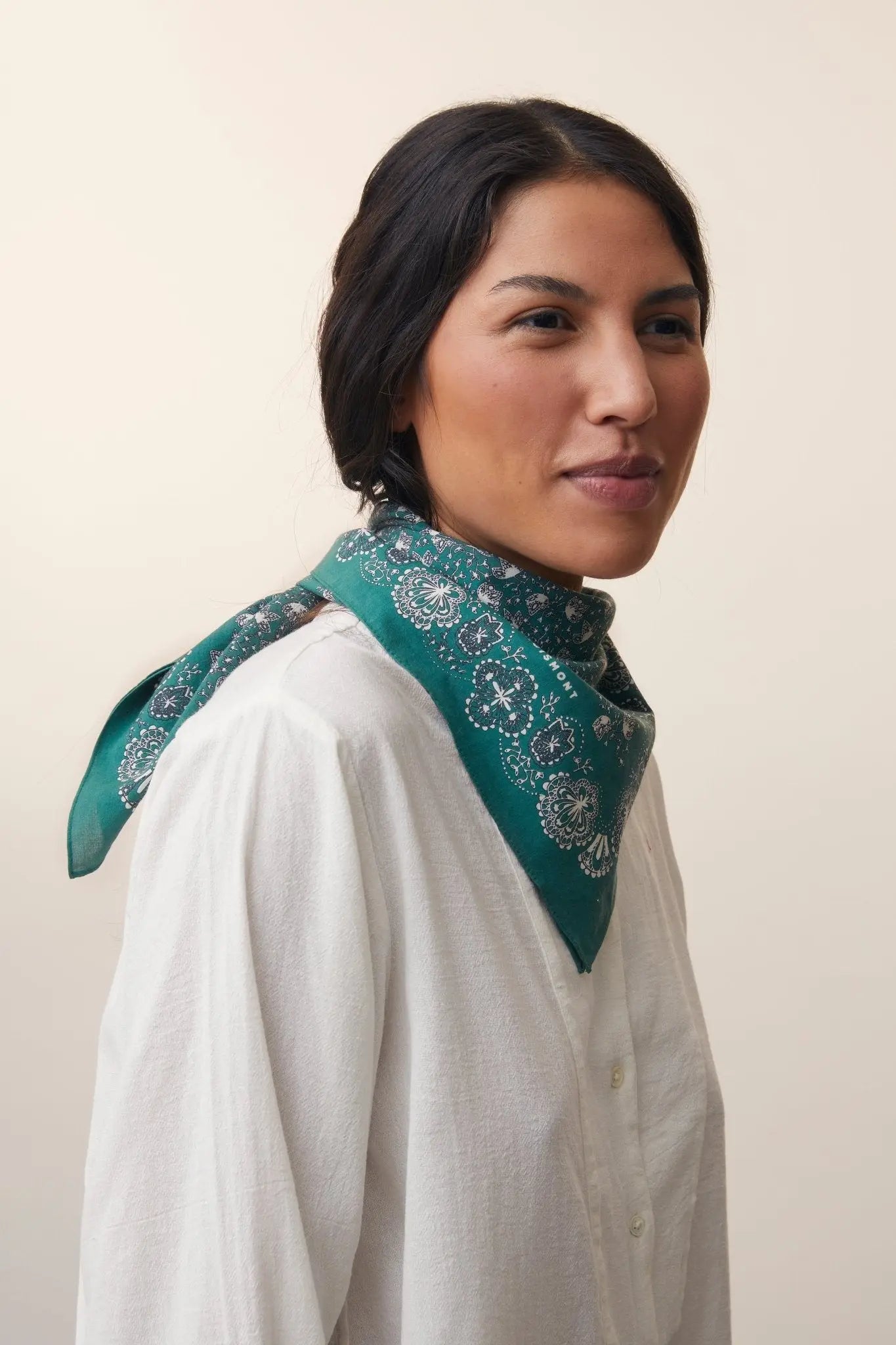 Scarf & Ready-to-wear - Craftsmanship & timeless
